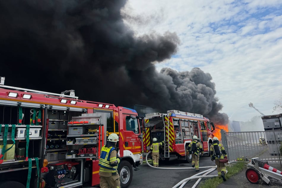 Die Rauchwolke war bereits aus der Ferne zu erkennen.