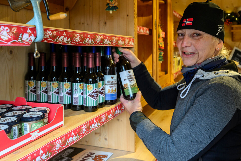"Was man für Sicherheit tun kann, sollte man tun": Händlerin Katrin Weiß-Hantsche auf dem Weihnachtsmarkt.