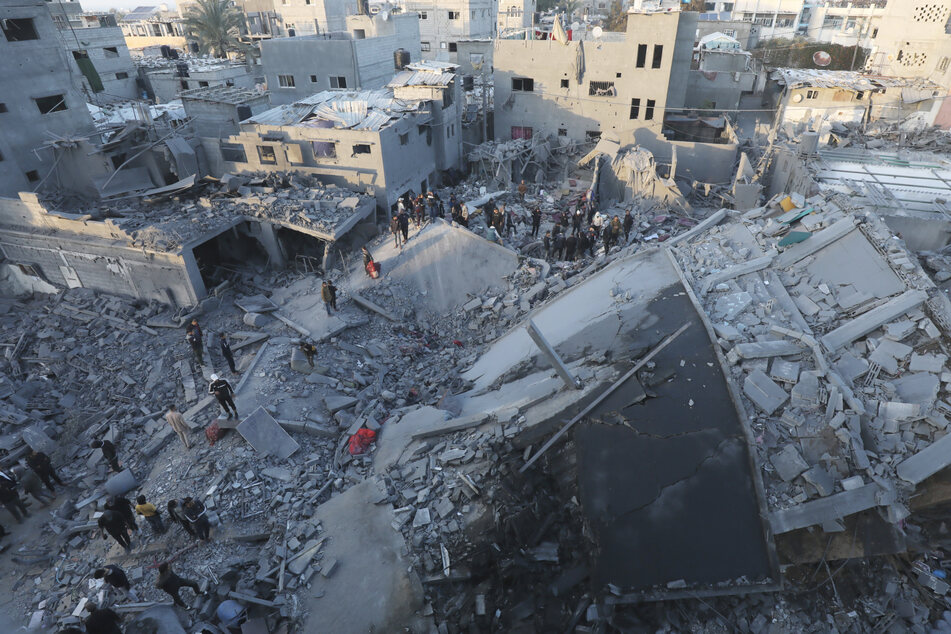 In Folge israelischer Luftangriffe sind Tausende Palästinenser ums Leben gekommen.