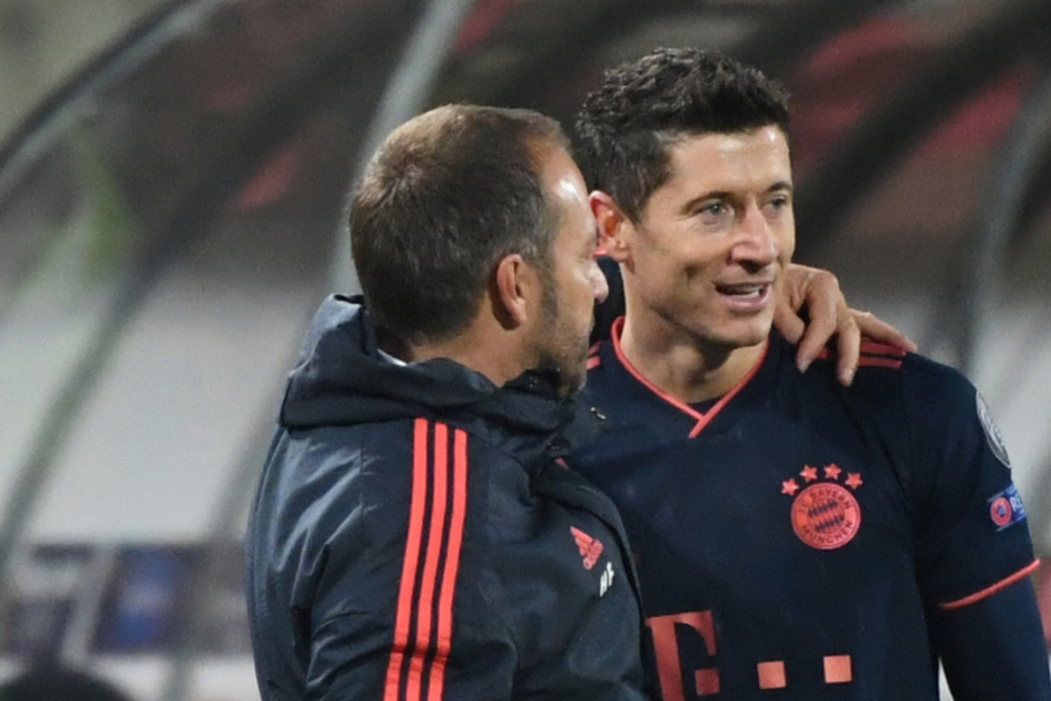 Robert Lewandowski mit seinem Cheftrainer Hansi Flick.