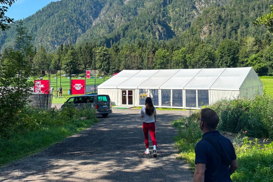 RB Leipzig hat es sich am Gut Brandlhof inzwischen gemütlich gemacht. Am Nachmittag geht es zur ersten Trainingseinheit auf den Rasen.