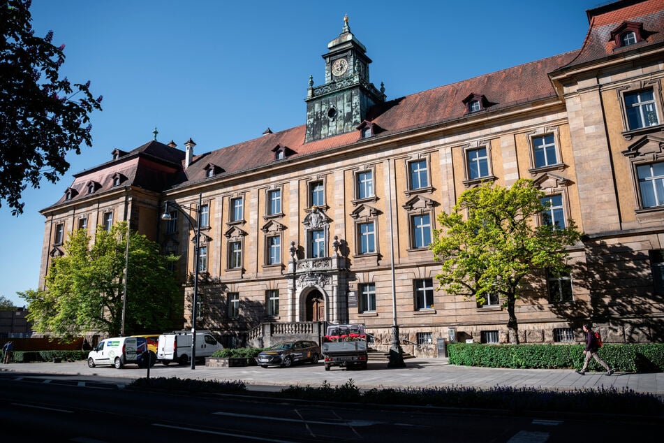 Am Freitag beginnt vor dem Amtsgericht Schweinfurt der Prozess wegen fahrlässiger Tötung gegen die 33 und 39 Jahre alten Eltern der beiden Mädchen.