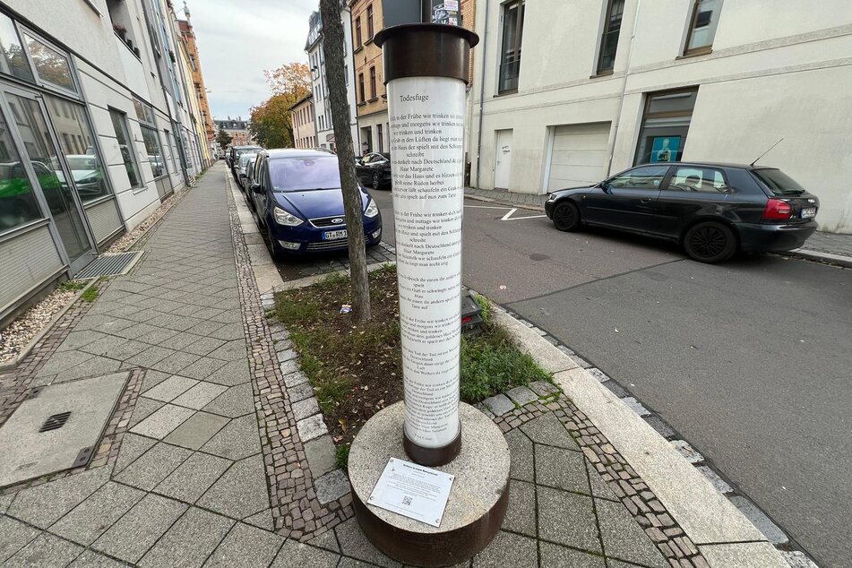 Diese jüdische Gedenksäule wurde von unbekannten Tätern mit Farbe beschmiert.