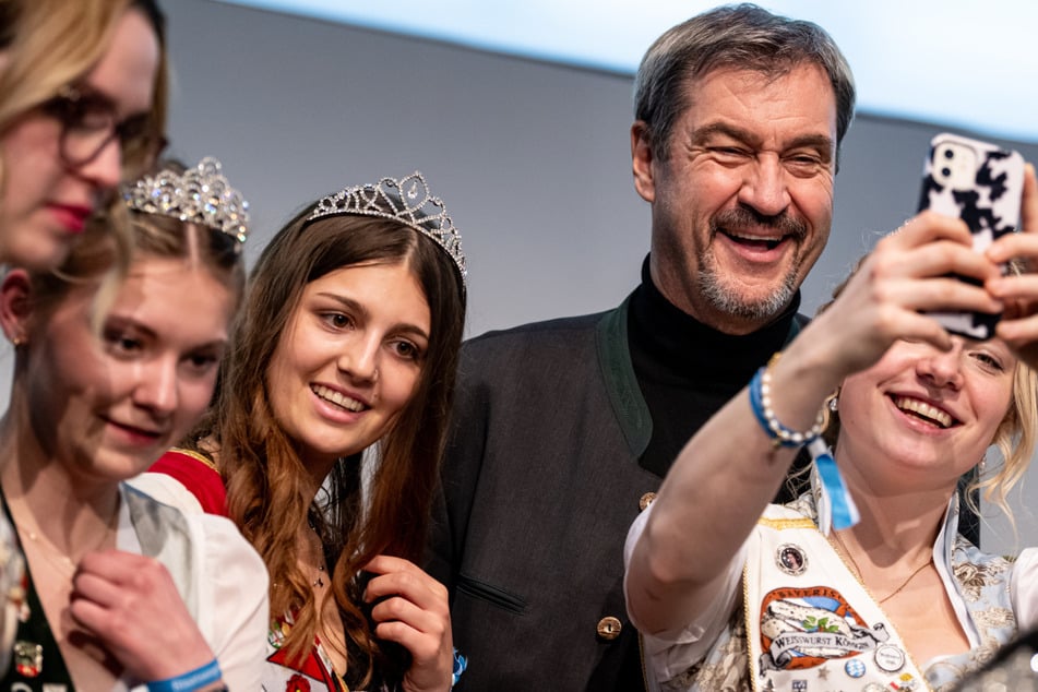 Selfies, Songs und Schnitzel: Markus Söder verteidigt seinen Social-Media-Kurs