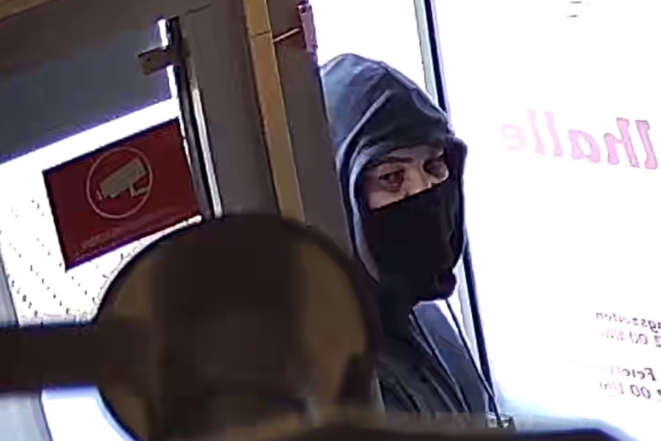 Möglicherweise erkennt jemand den Täter anhand dieser Nahaufnahme.