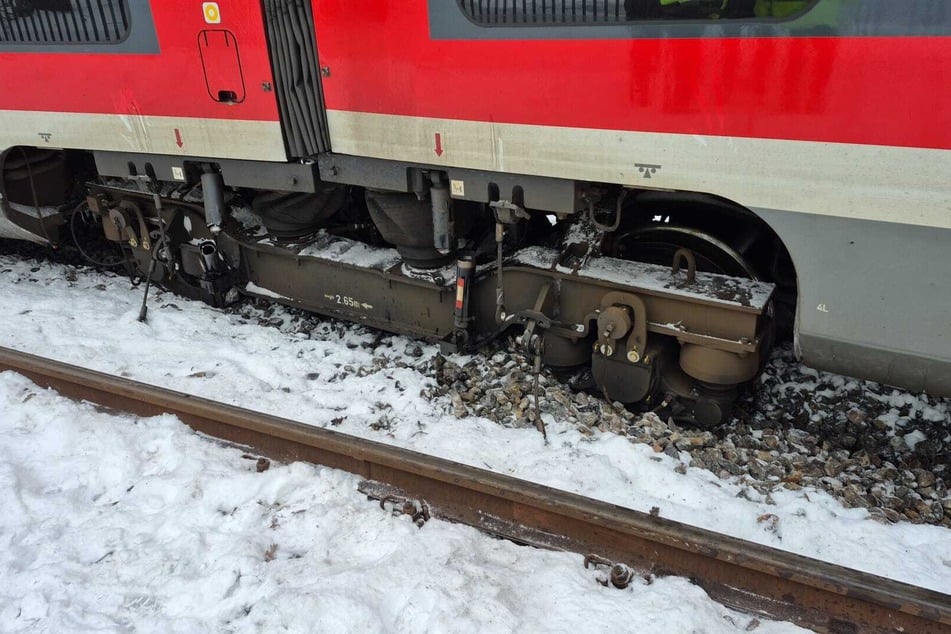 Dieses Drehgestell landete im Schotterbett.