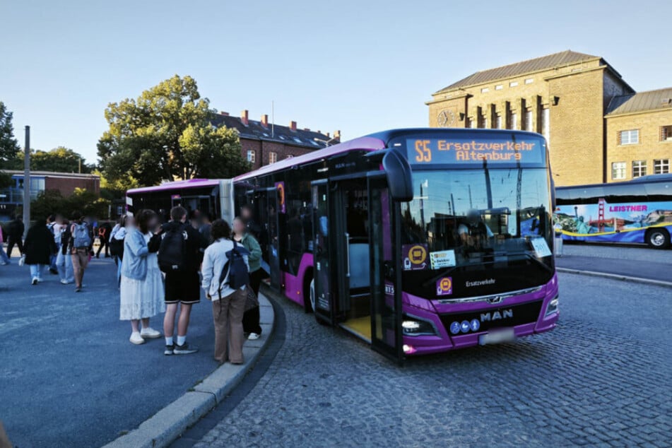Fahrgäste mussten auf SEV-Busse umsteigen. (Archivfoto)
