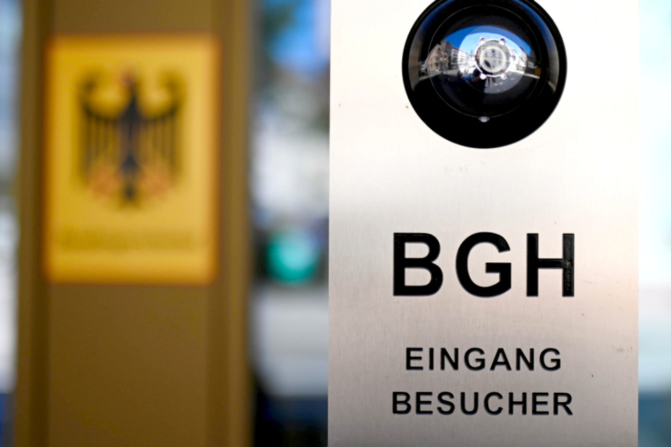 Zwilling von Ärzten im Mutterleib totgespritzt: Strafe soll neu verhandelt werden!