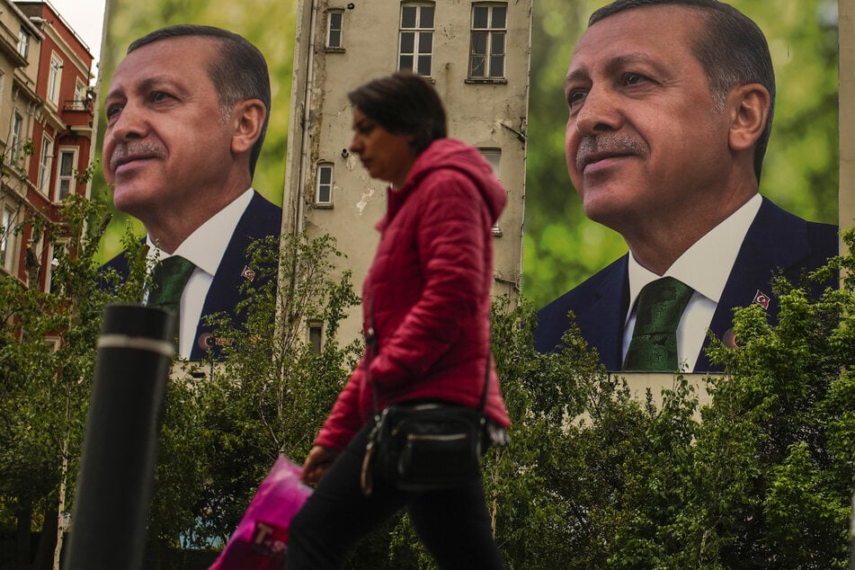 Der türkische Präsident Recep Tayyip Erdogan (69) verfehlte bei der Wahl am gestrigen Sonntag die Mehrheit.