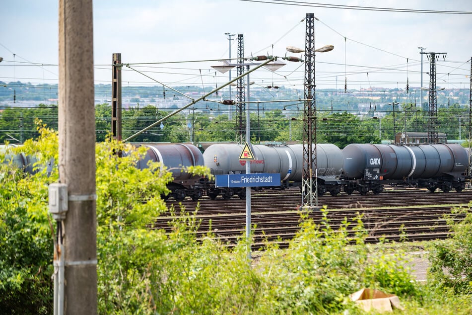 Statt Zügen verkehren Ersatzbusse. (Archivbild)