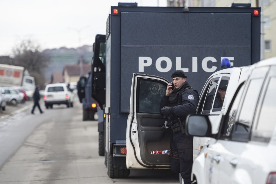 Polizisten nahmen Jetmir Isufi fest. (Symbolfoto)