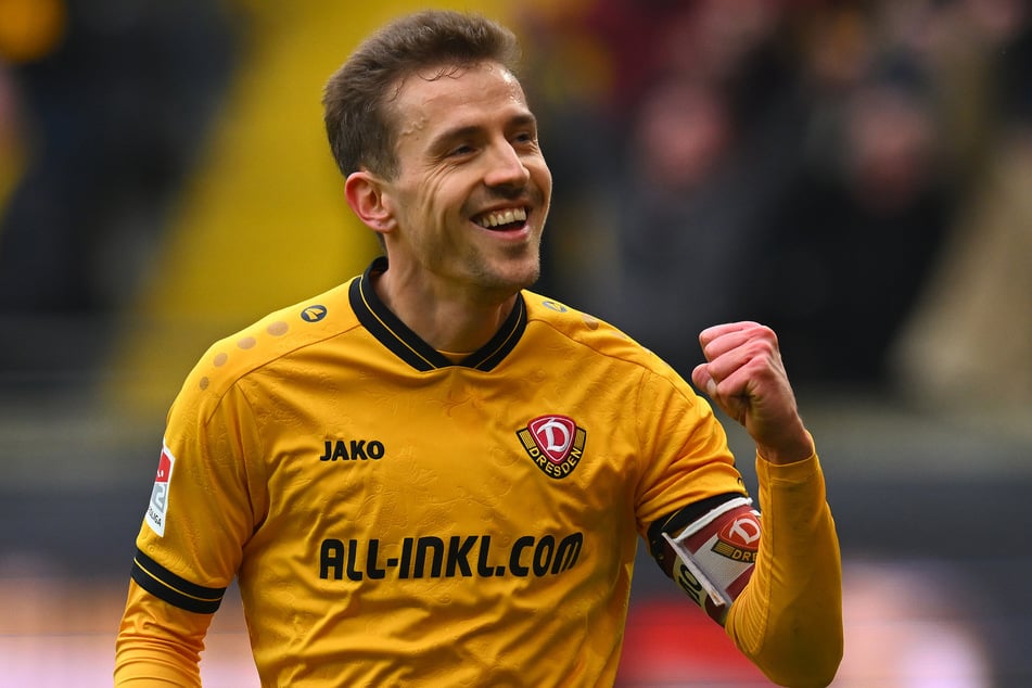 Vor den eigenen Fans jubelt es sich für Niklas Hauptmann (29) &amp; Co. noch am besten.