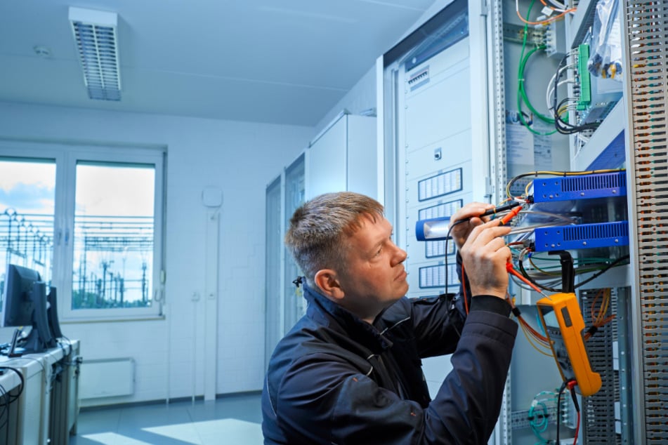 Bei 50Hertz warten begehrte Jobs im Bereich Elektrotechnik mit hochspannenden Aufgaben.