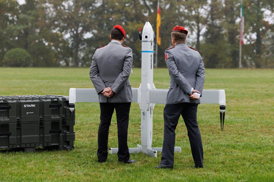 Blick auf eine Drohne vom Typ Loitering Munition System.