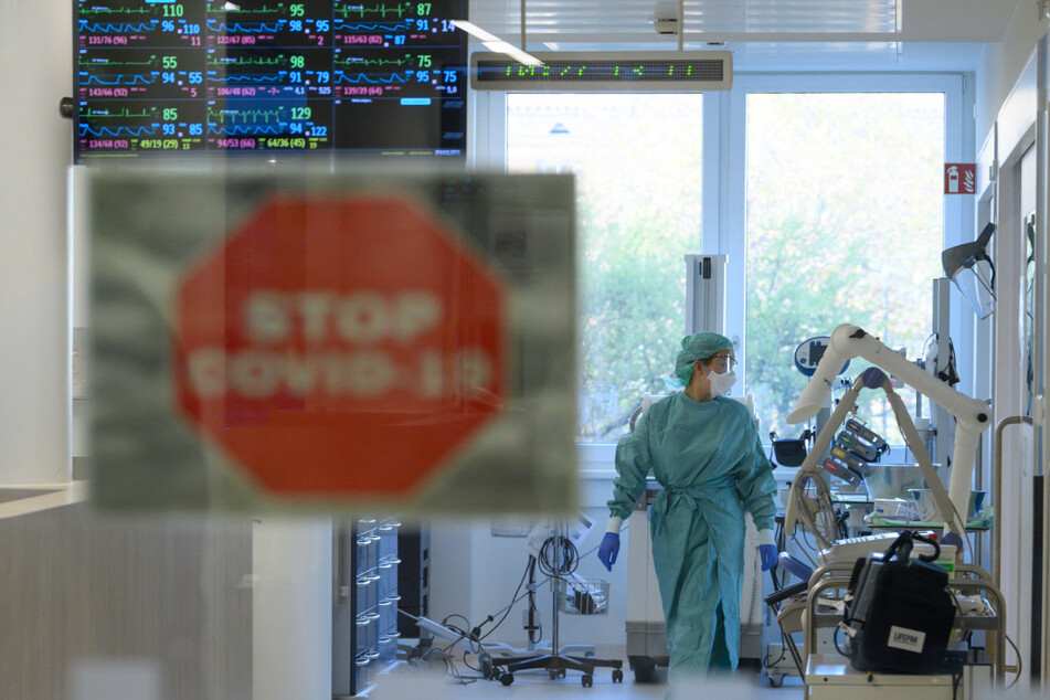 Die Intensiv-Pflege für Corona-Kranke ist technisch und personell enorm aufwendig. Hier die Corona-Intensivstation des Universitätsklinikums Dresden.