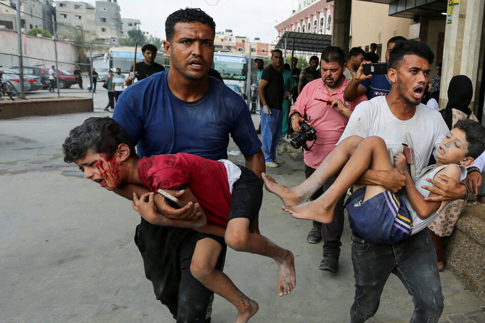 Scores of Palestinians were reportedly killed in Israeli attacks on Gaza's southern city of Khan Younis.