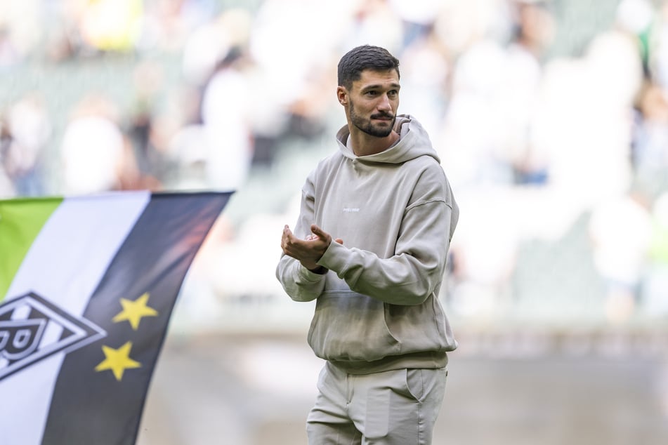 Tim Kleindienst (29) beim Saisonabschluss im Mai im stylischen Pegador-Hoodie. Hat sich der DFB-Stürmer vom Label aus Emsdetten inspirieren lassen?