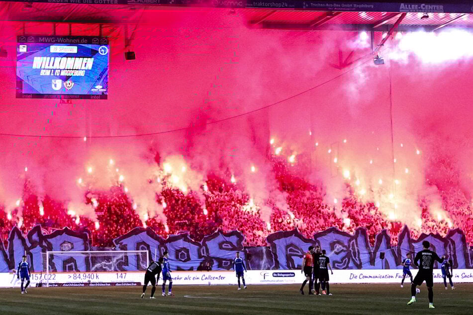 Die Polizeigewerkschaft fordert bis zum Saisonende Geisterspiele in der Avnet-Arena.