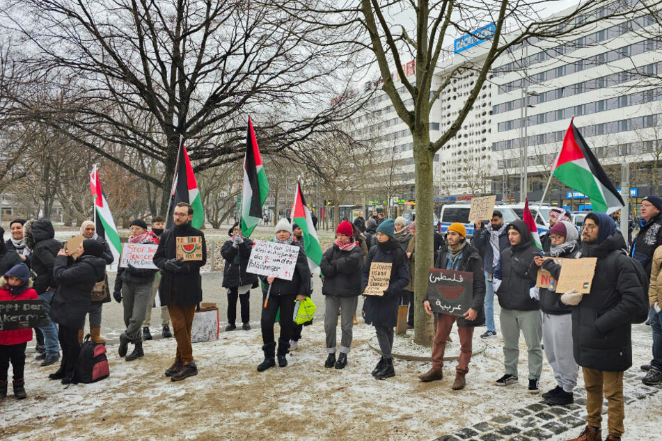 Friedliche Demo am heutigen Samstag am Roten Turm.