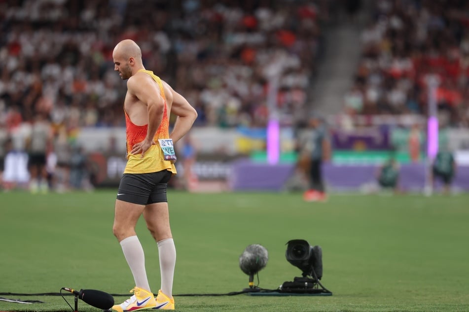 Ein völlig enttäuschter Julian Weber (31) haderte mit seinem Speerwurf-Finale bei der Leichtathletik-WM in Tokio.