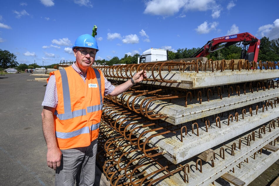 Bernd Urbank (61) von der Deutsche Einheit Fernstraßenplanungs- und -bau GmbH leitet das Projekt.