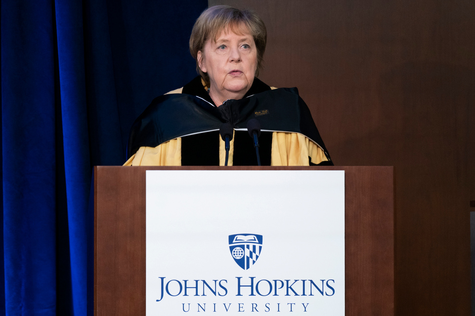 Bundeskanzlerin Angela Merkel (66, CDU) erhielt zwei Tage vor ihrem 67. Geburtstag die Ehrendoktorwürde an der Johns-Hopkins-Universität.