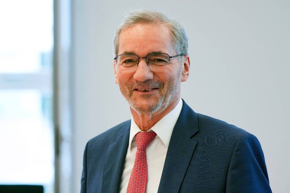 Matthias Platzeck (69, SPD) musste am Freitag vor dem BER-Untersuchungsausschuss des Brandenburger Landtags aussagen.