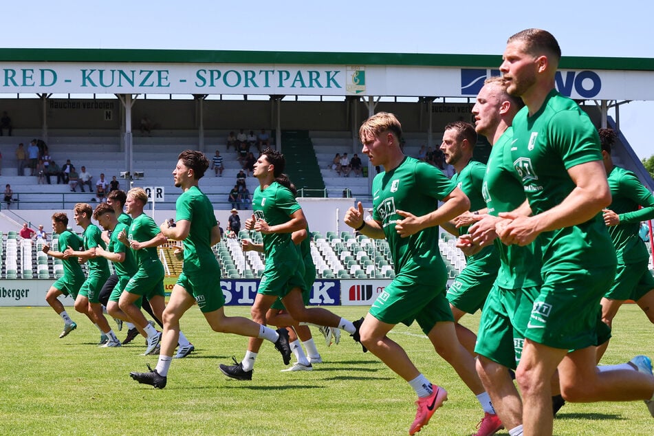 Bis zum Saisonstart ist noch viel Zeit. In den nächsten Wochen soll die neu zusammengewürfelte Mannschaft von Chemie Leipzig richtig zusammenwachsen.