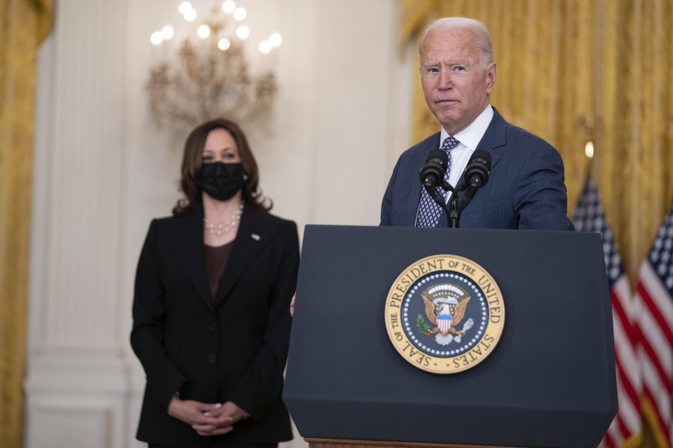 President Joe Biden (r.), joined by Vice President Kamala Harris (l.), delivered remarks on the evacuation of American citizens and vulnerable Afghans in the East Room of the White House on Friday.