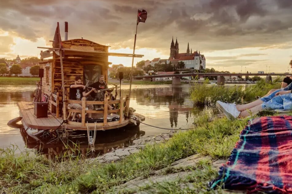 Das Schwesternschiff "Traumtänzer" diente während der Pandemie als Bühne für die Tour auf der Elbe.