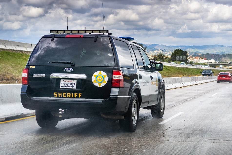 Das Los Angeles County Sheriff's Department nahm die Verfolgung des Flüchtigen auf. (Symbolfoto)