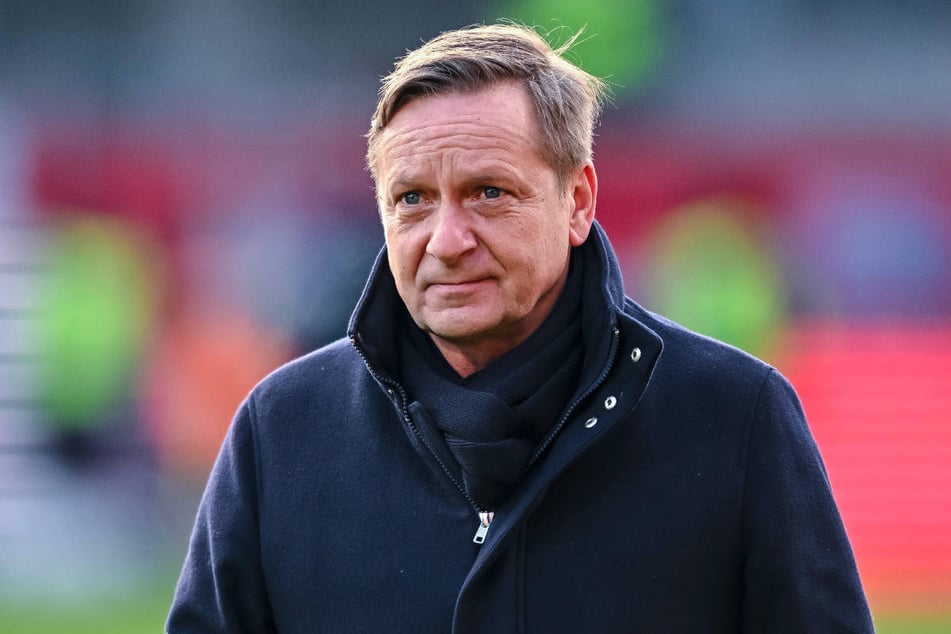 Horst Heldt (55) hat sich in einer Medienrunde zum Transfer-Geschehen bei Union Berlin geäußert und dabei jede Menge Humor an den Tag gelegt.