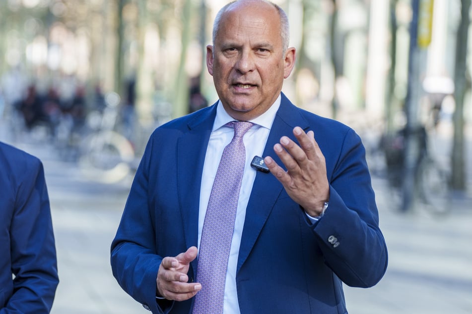 Roman Poseck (56, CDU), Innenminister von Hessen, hat sich am Dienstagabend zu dem Zwischenfall geäußert.