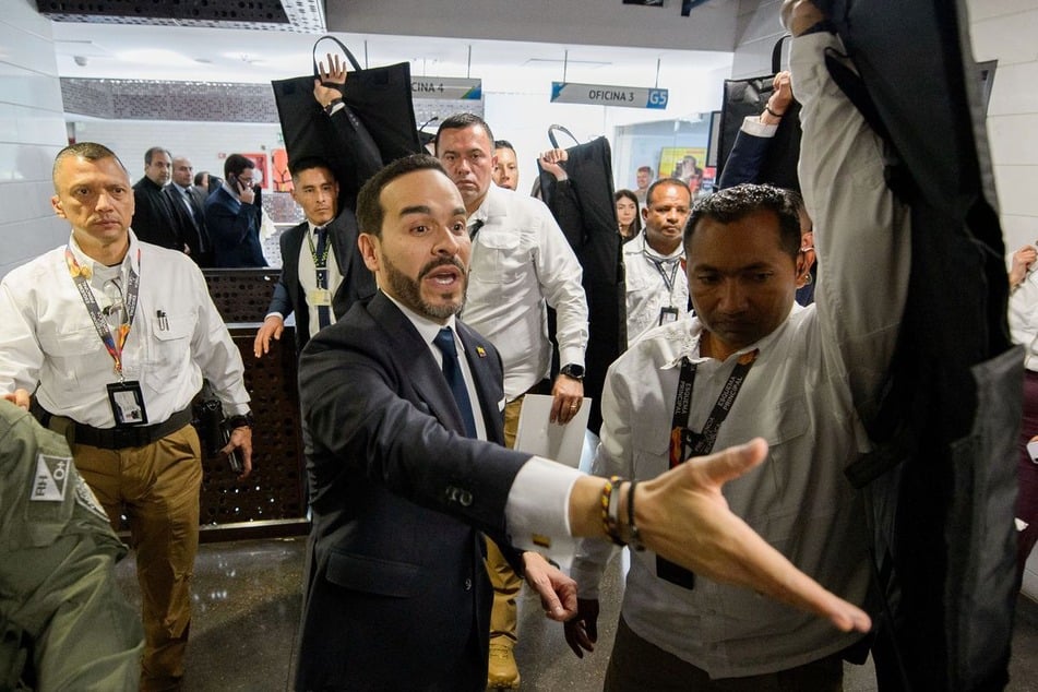 Der neue kolumbianische Staatschef Abelardo de la Espriella (48) steht US-Präsident Donald Trump (80) politisch nahe. Nun bittet er seinen Verbündeten angesichts des Erdbebens um einen Gefallen.