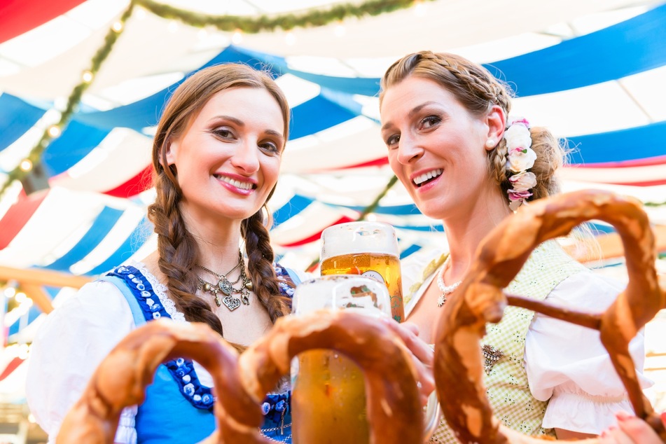 Oktoberfest-Looks: 4 schöne Dirndl & Alternativen