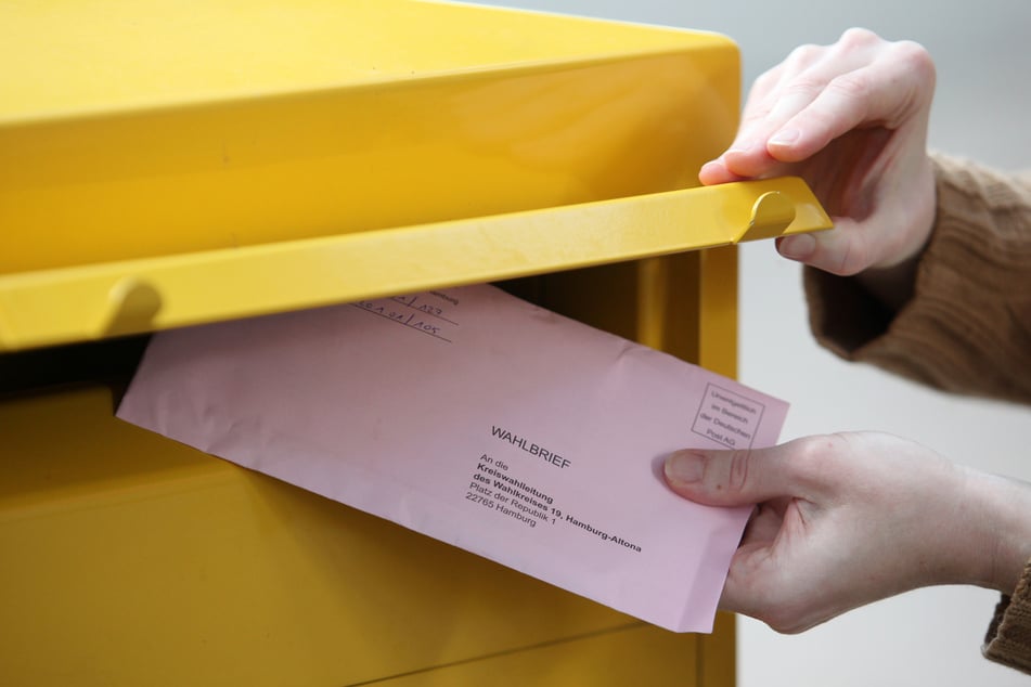 Der Wahlbrief wird durch die Deutsche Post kostenfrei versendet.