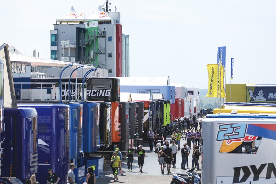Die geführten Paddock-Touren geben Euch einen exklusiven Blick hinter die Kulissen der MotoGP