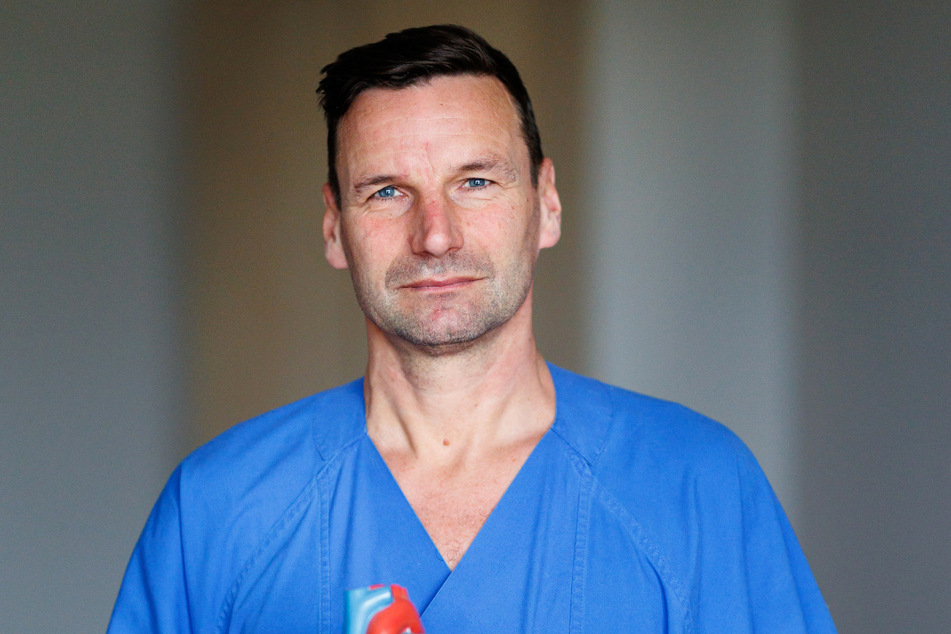 Prof. Dr. Holger Thiele (53) vom Herzzentrum Leipzig blickt besorgt auf den Patienten-Rückgang während der Pandemie.