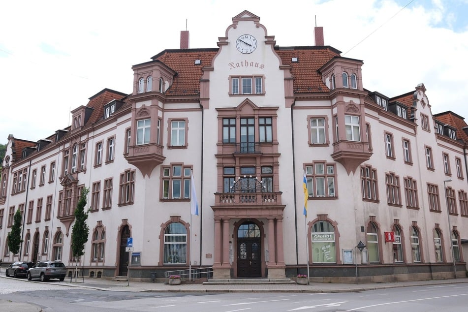 Das Rathaus von Aue. Hier zieht am 1. August Marcus Hoffmann (41, CDU) ein.