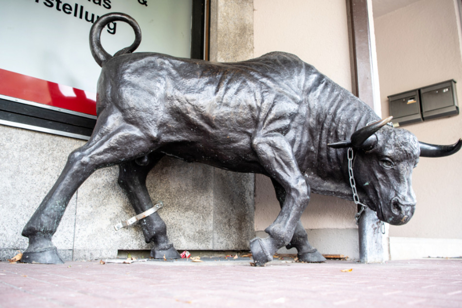 Eine Stier-Skulptur aus Bronze beschäftigt die Justiz.