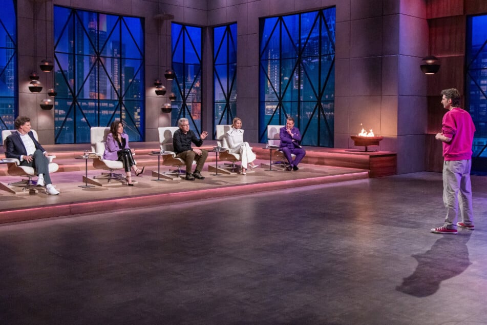 Mit einer großen Vision und einer noch größeren Forderung kämpfte Andreas Schneid (r.) um einen Deal in "DHDL".