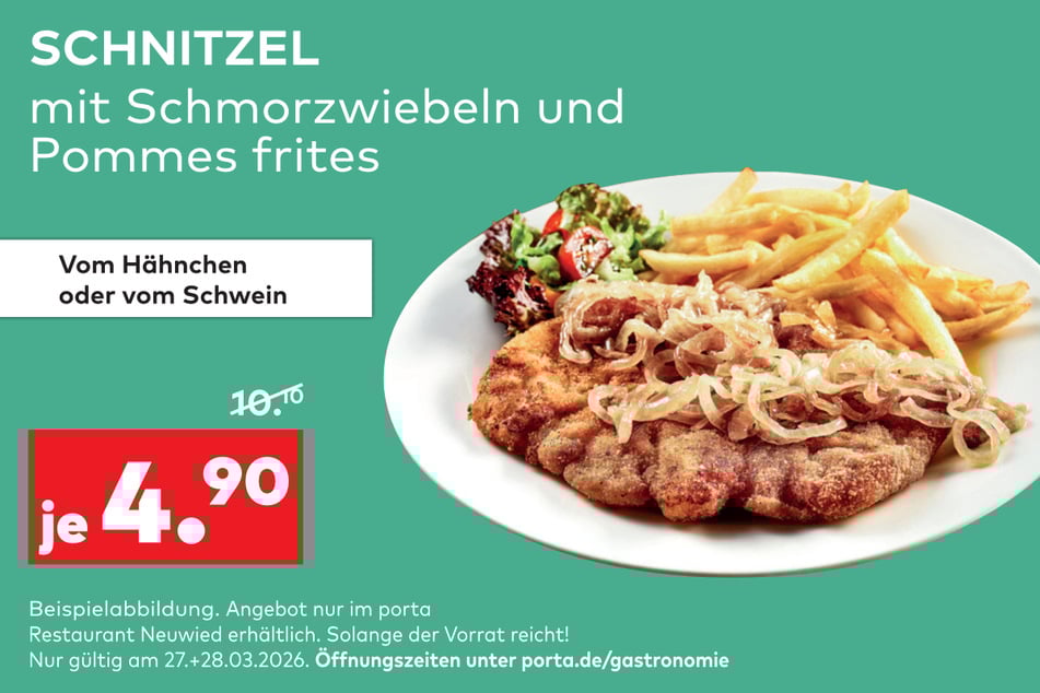 Knuspriges Schnitzel, zarte Schmorzwiebeln, salzige Pommes – der perfekte Abschluss nach einem gelungenen Einkauf.