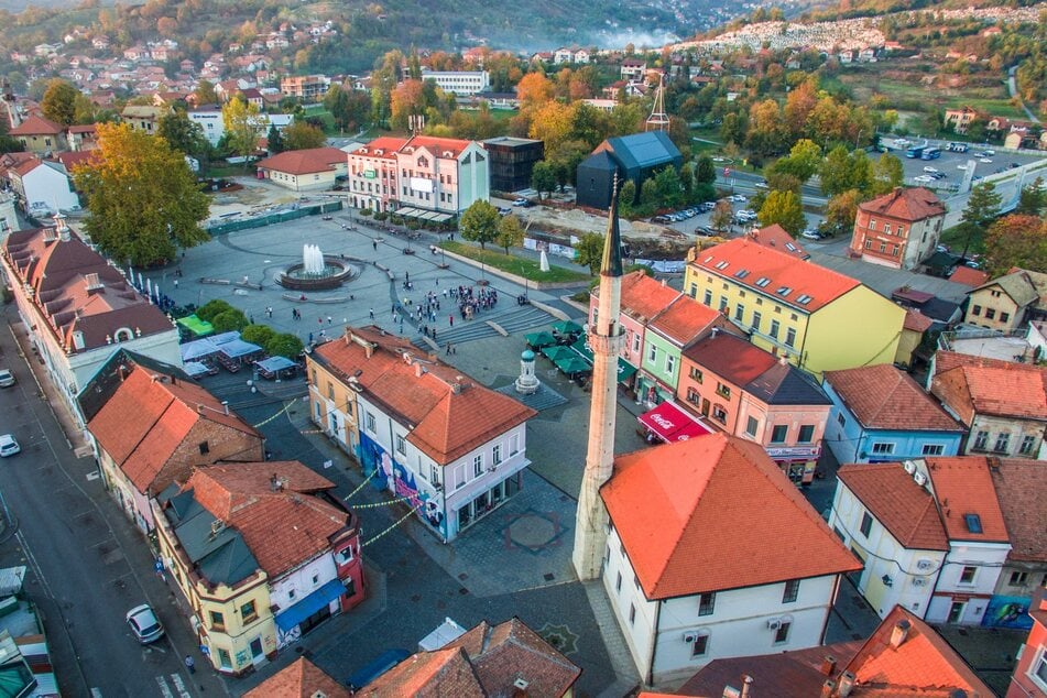 Im Zentrum von Tuzla sind zahlreiche historische Gebäude zu finden.