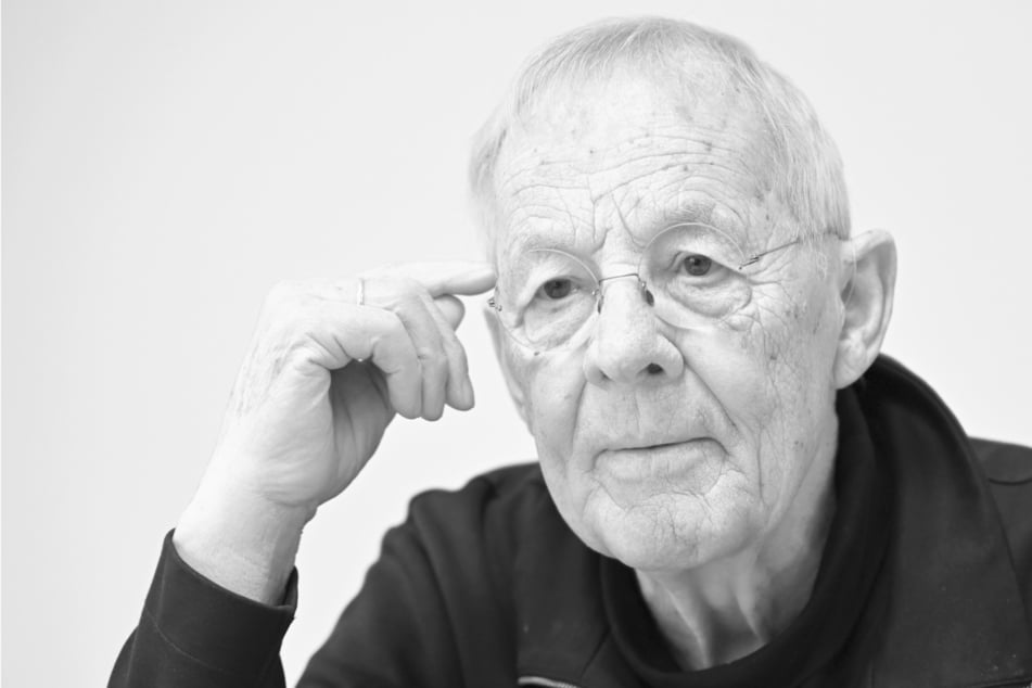 In aller Freundschaft: "In aller Freundschaft"-Star Rolf Becker mit 90 Jahren verstorben