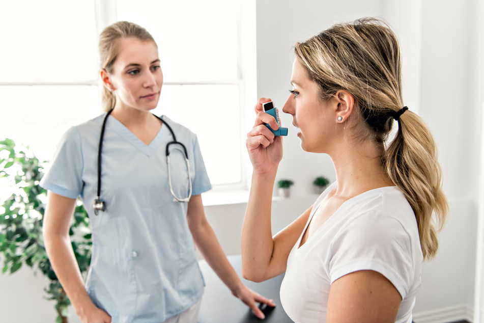 Mit dem Asthma-Behandlungsplan der AOK PLUS wirst Du regelmäßig untersucht.