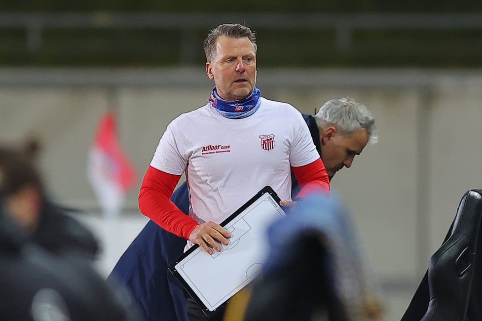 Coach Rico Schmitt (56) konnte am Freitag zufrieden mit seiner Mannschaft sein.