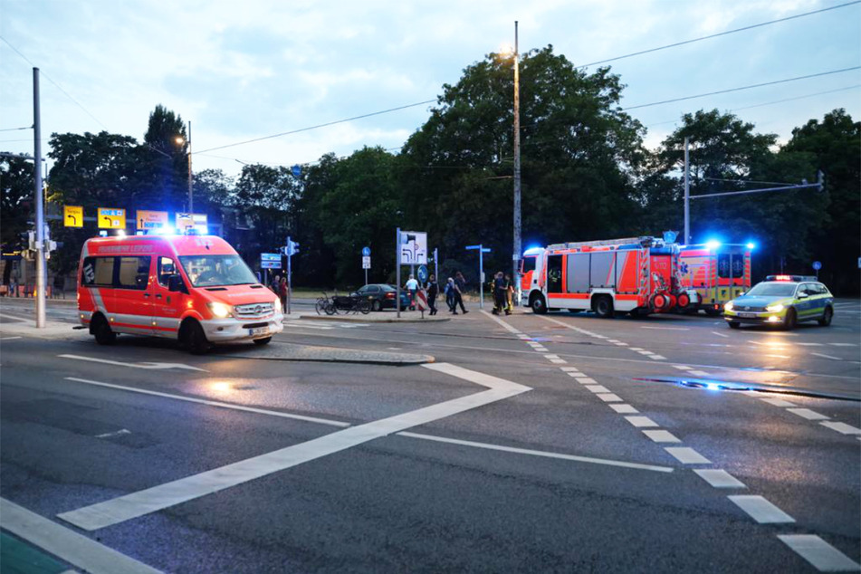 Polizei und Rettungsdienst waren am Samstagabend am Leipziger Martin-Luther-Ring im Einsatz.