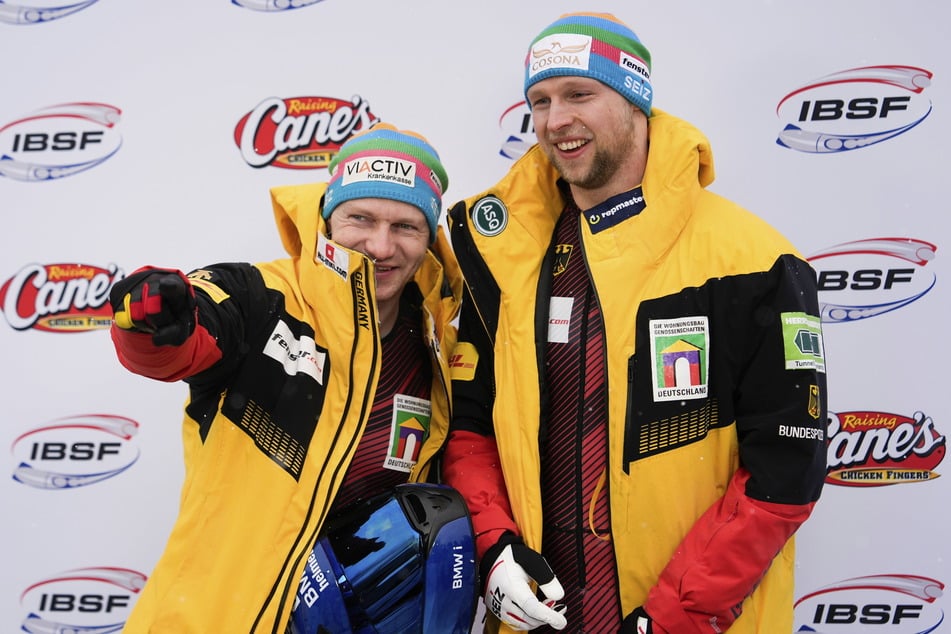 Wieder ganz vorn, wenn auch nur ganz, ganz knapp: Francesco Friedrich (34, l.) holte zusammen mit Alexander Schüller (27) seinen neunten WM-Titel im Zweier.