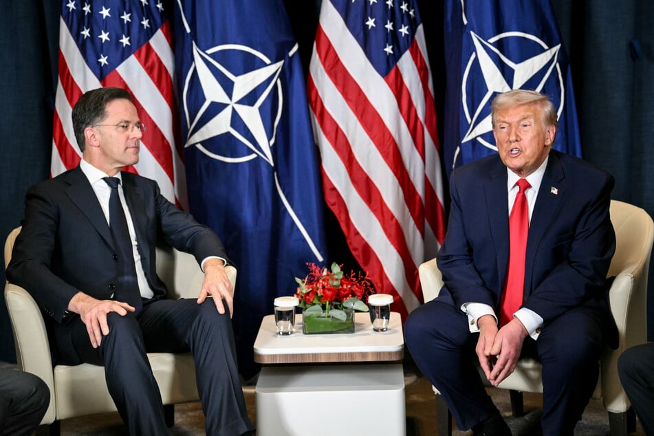 NATO chief Mark Rutte (l.) said that the alliance would come to the aid of the US after Donald Trump questioned its commitment to Washington.