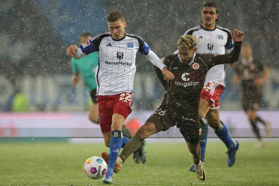 Das Rückspiel zwischen dem Hamburger SV und dem FC St. Pauli findet an einem Freitagabend statt.